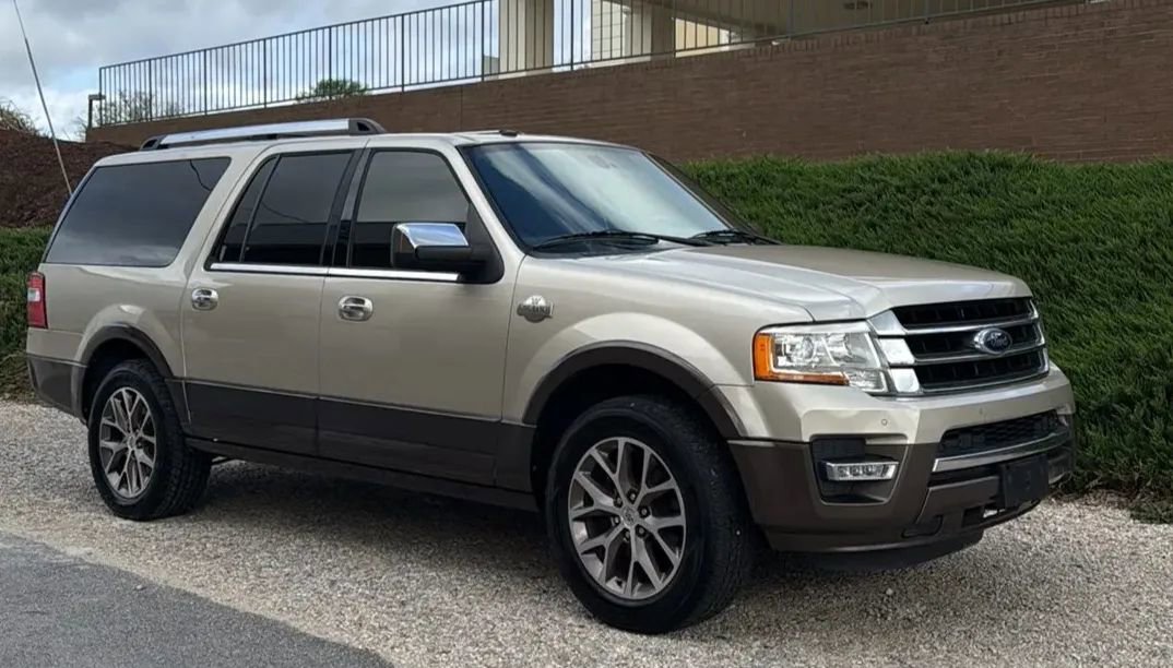 Used 2017 Ford Expedition EL King Ranch RWD image 3
