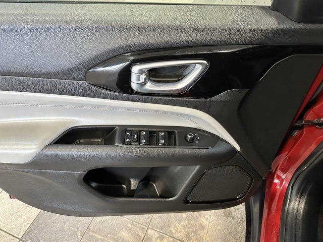 Used 2025 Jeep Compass Limited image 17