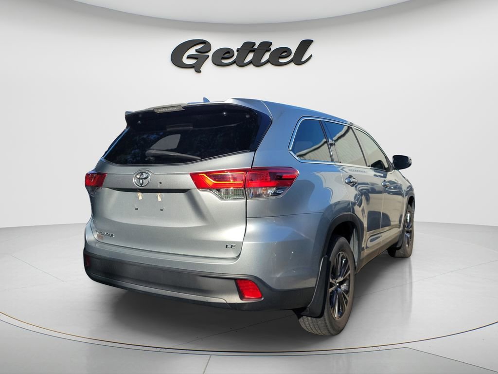 Used 2019 Toyota Highlander Plus FWD image 4