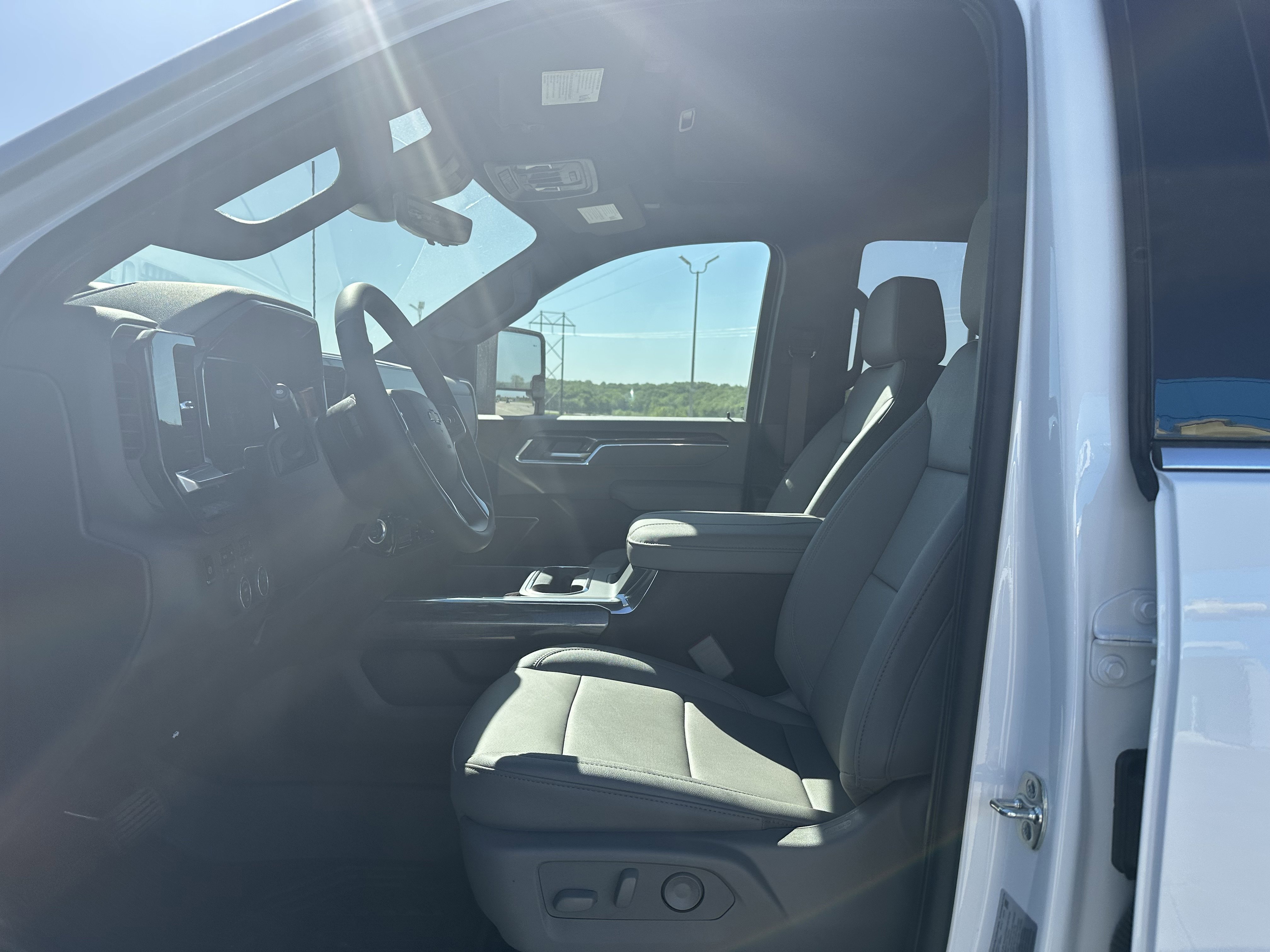 New 2026 Chevrolet Silverado 3500 LTZ w/ LTZ Convenience Package AWD/4WD image 16