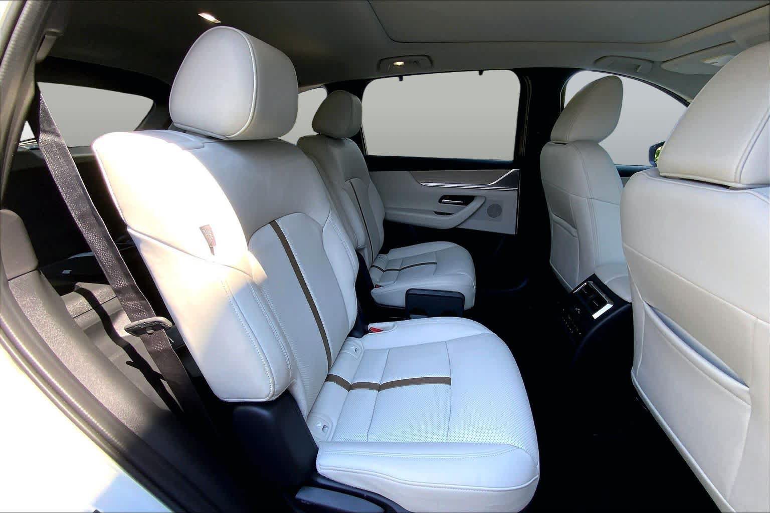 Certified 2024 MAZDA CX-90 Plug-In Hybrid w/ Premium Plus AWD/4WD image 20