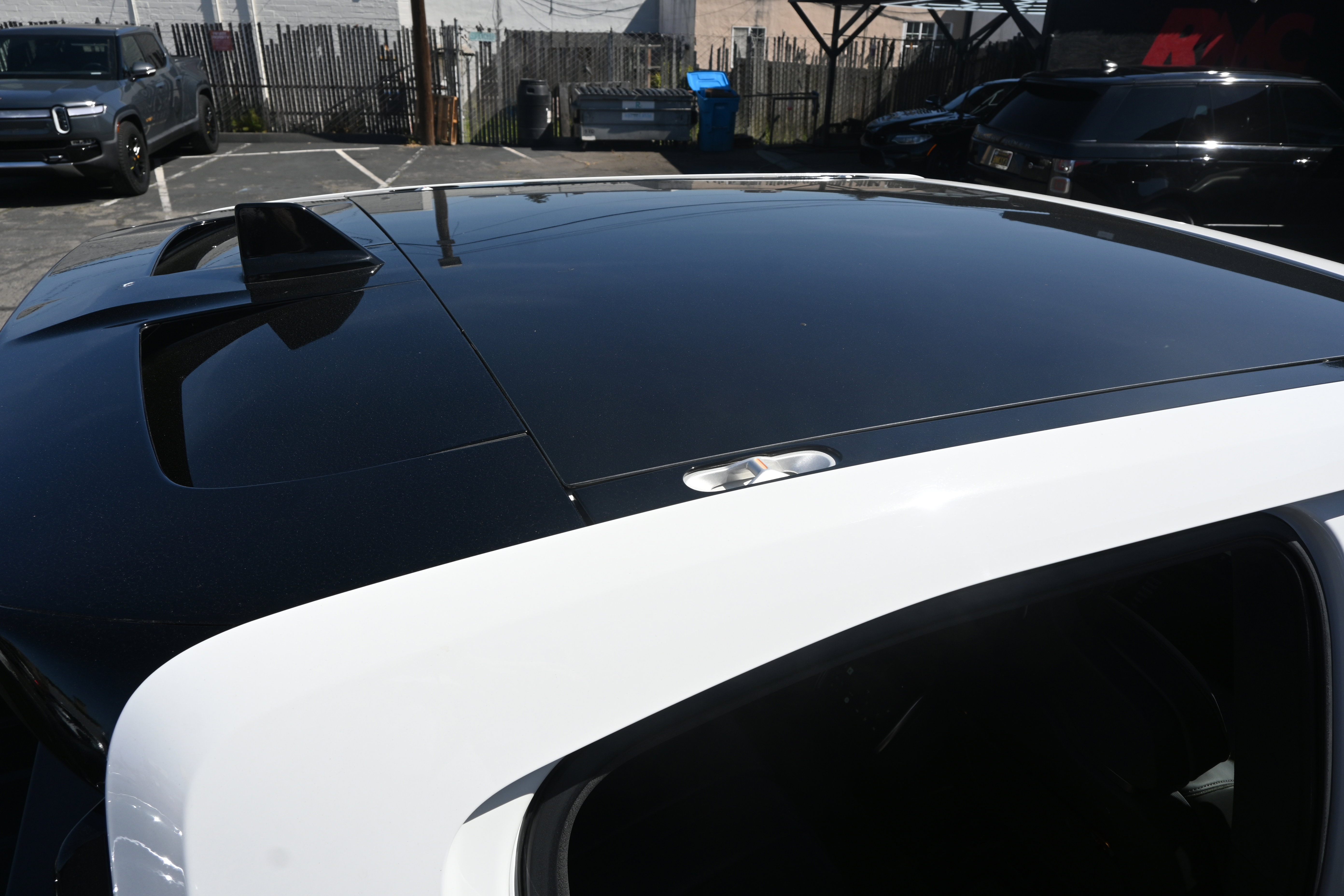 Used 2023 Rivian R1T Adventure image 30