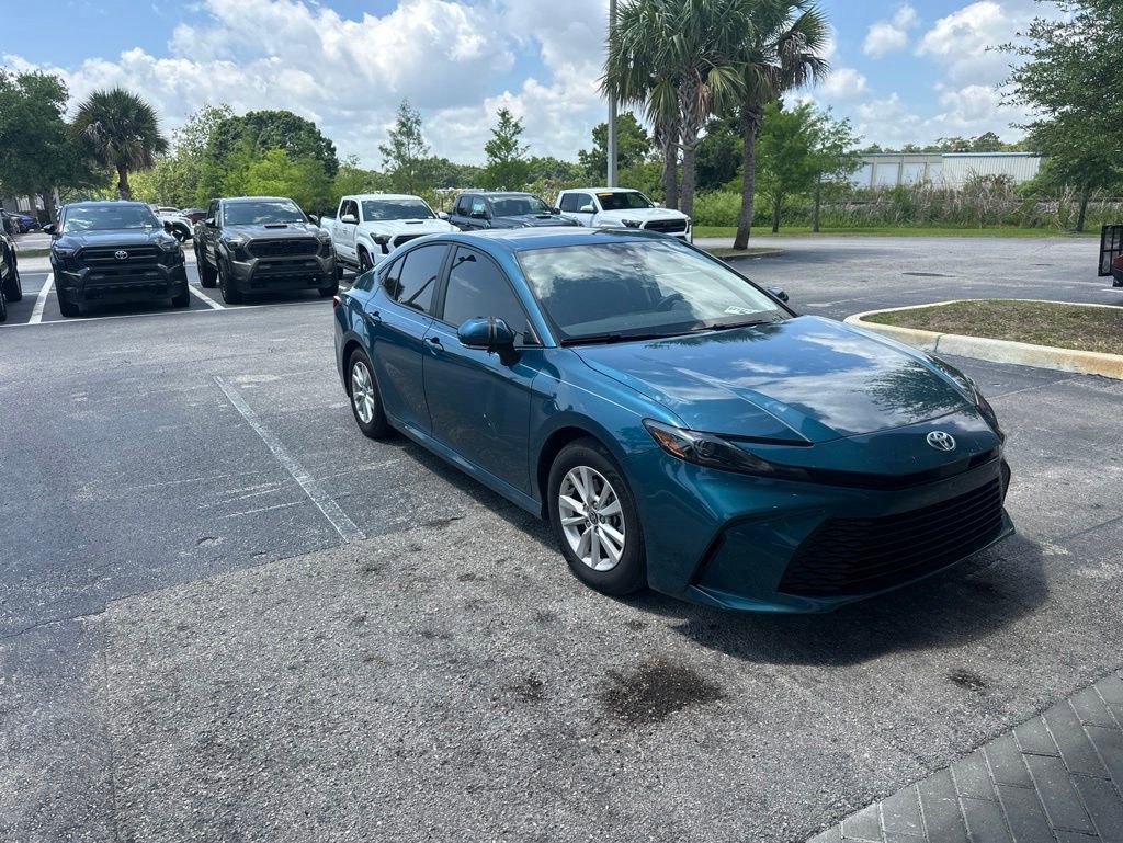 Used 2025 Toyota Camry LE w/ Convenience Package FWD image 2
