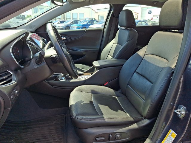 Used 2019 Chevrolet Malibu Premier w/ Sun and Wheel Package FWD image 17