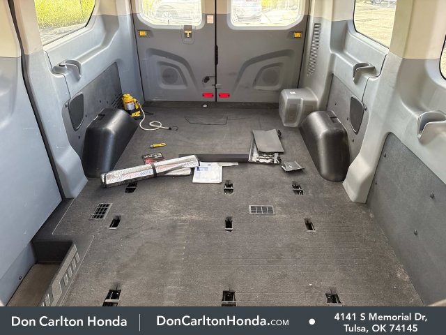 Used 2015 Ford Transit 150 XLT RWD image 9