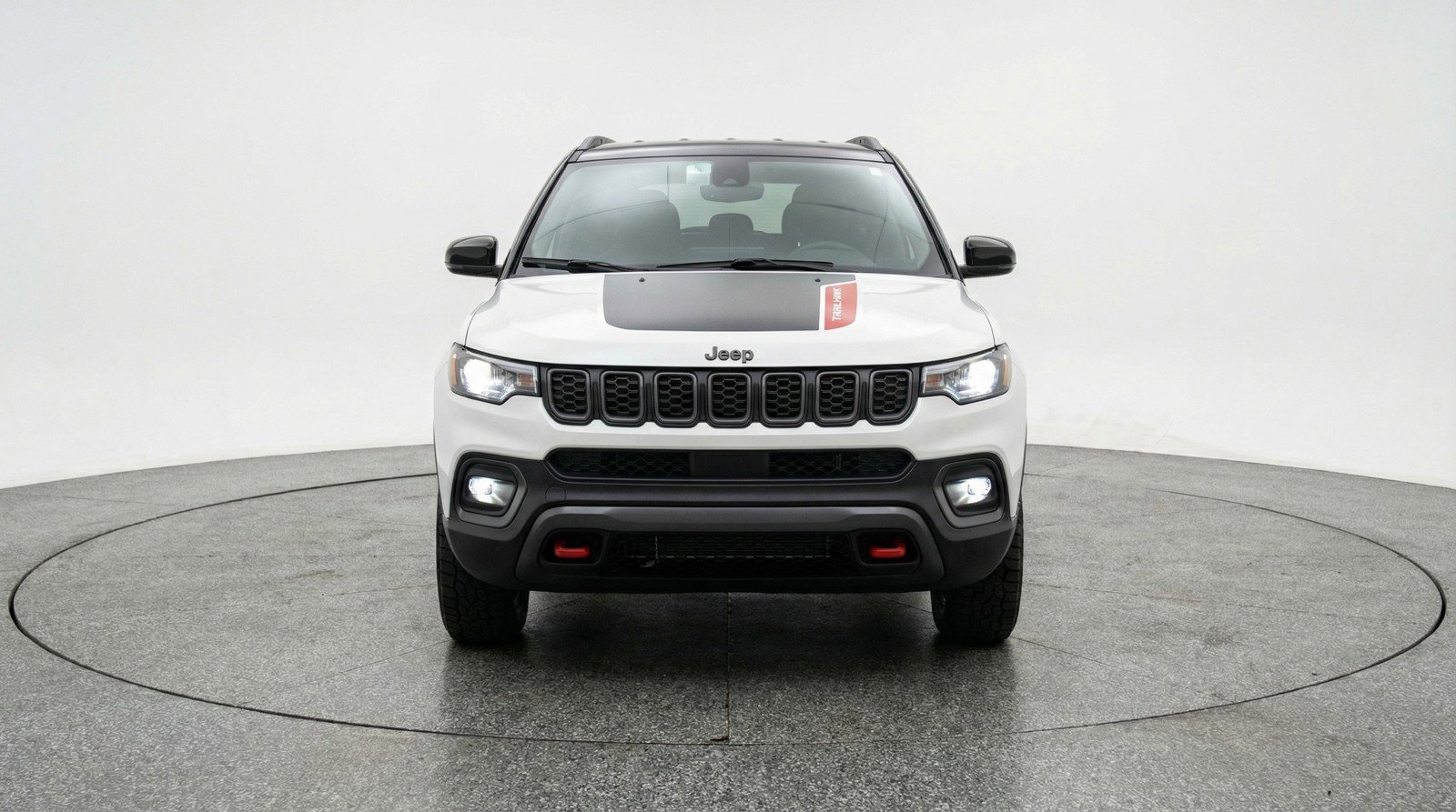 Used 2025 Jeep Compass Trailhawk image 2