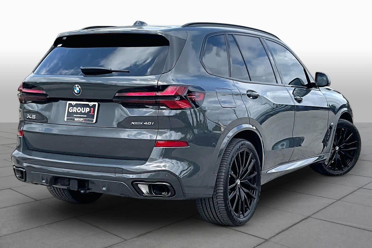 Used 2026 BMW X5 xDrive40i w/ M Sport Package AWD/4WD image 12
