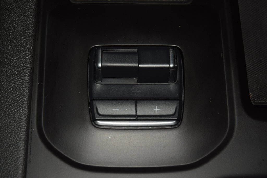 Used 2024 GMC Sierra 2500 AT4 w/ Technology Package image 34