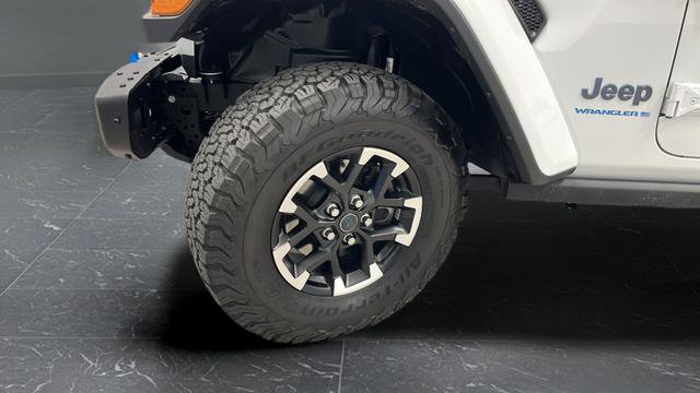 Used 2025 Jeep Wrangler Unlimited Rubicon 4xe AWD/4WD image 35