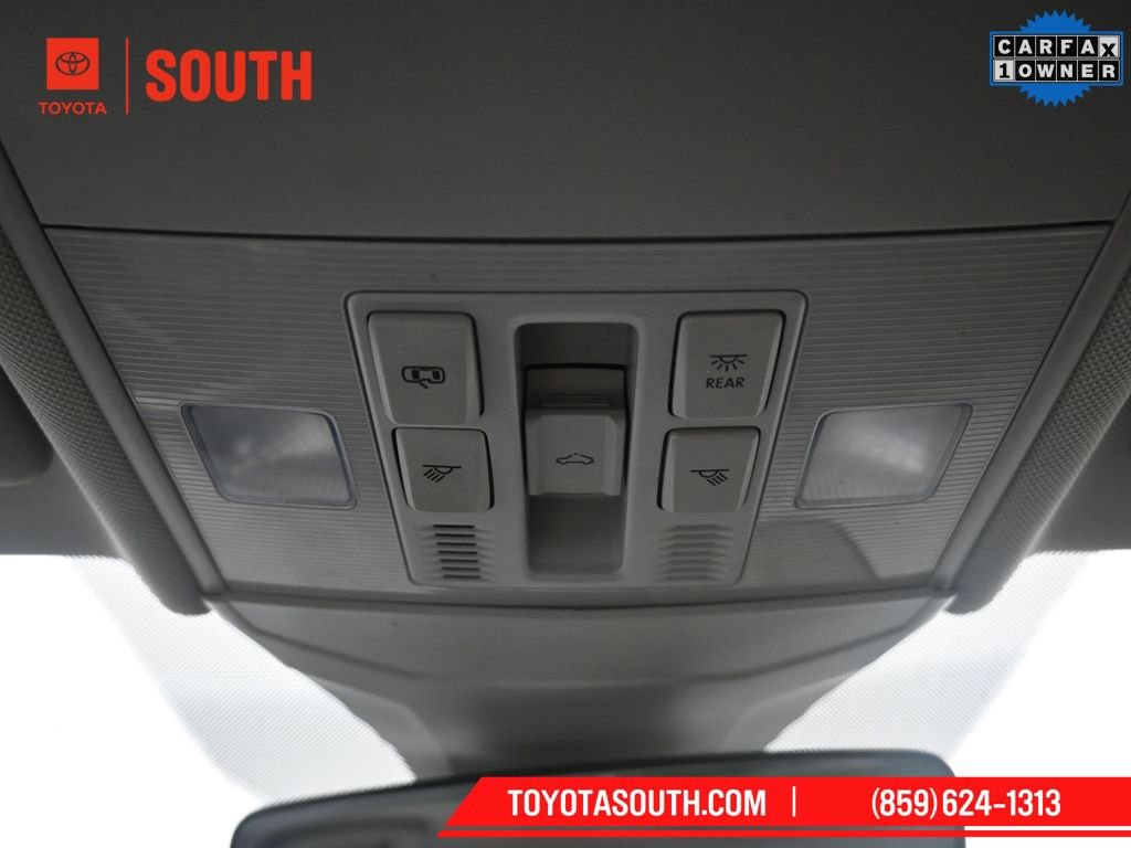Used 2024 Volkswagen Jetta SE image 21