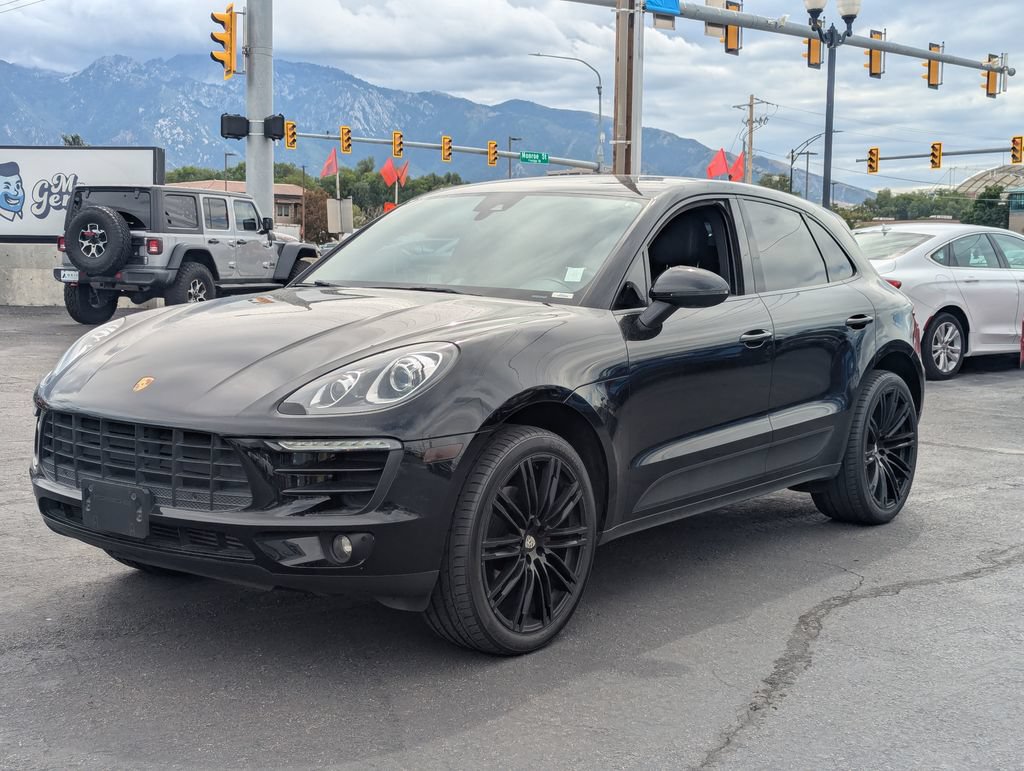 Used 2018 Porsche Macan AWD/4WD image 9