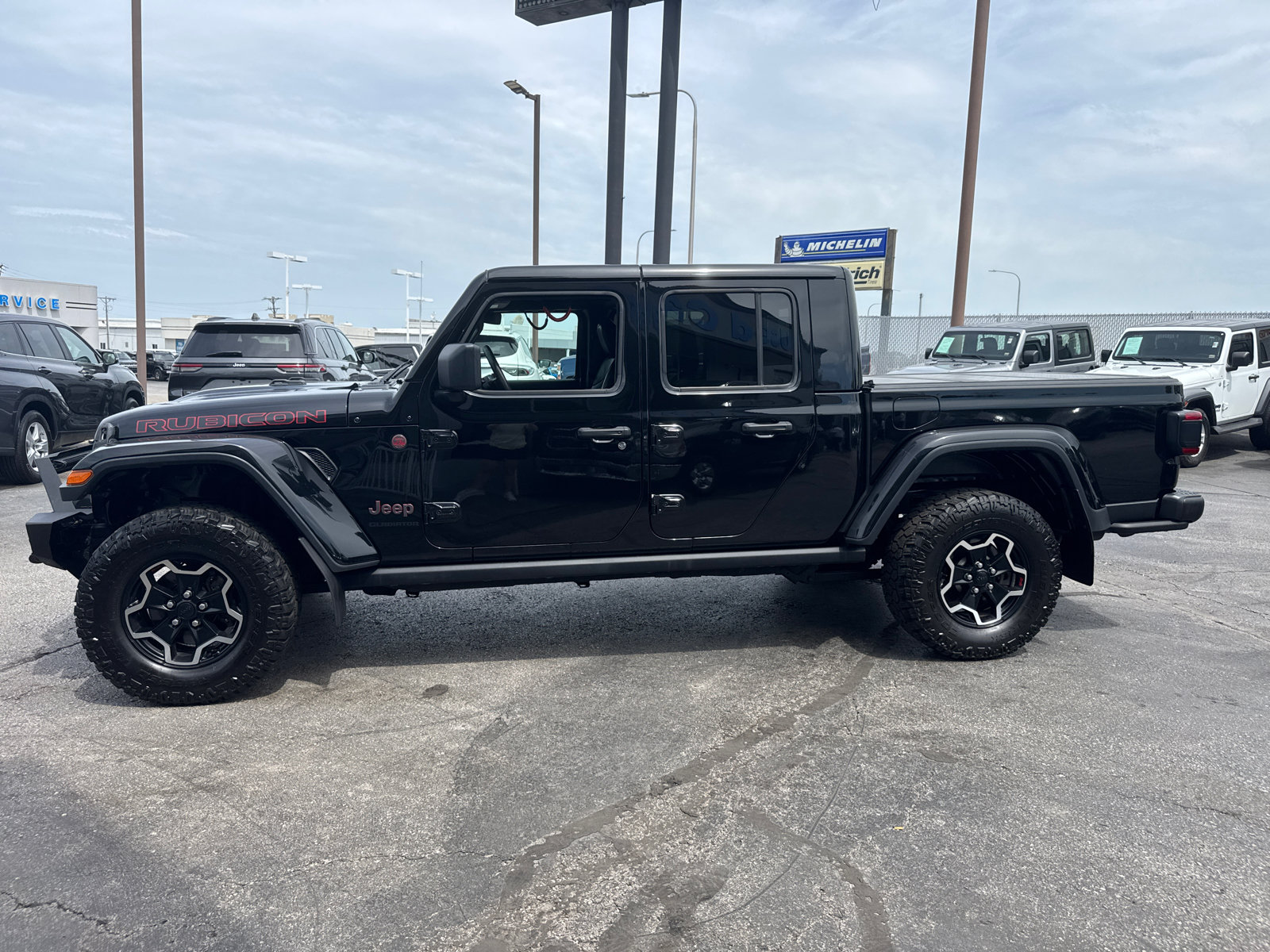 Used 2020 Jeep Gladiator Rubicon AWD/4WD image 3