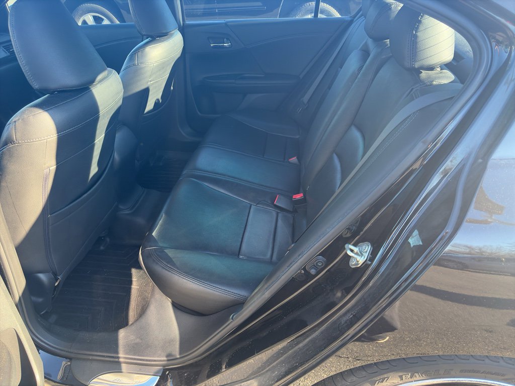 Used 2017 Honda Accord Sport image 10