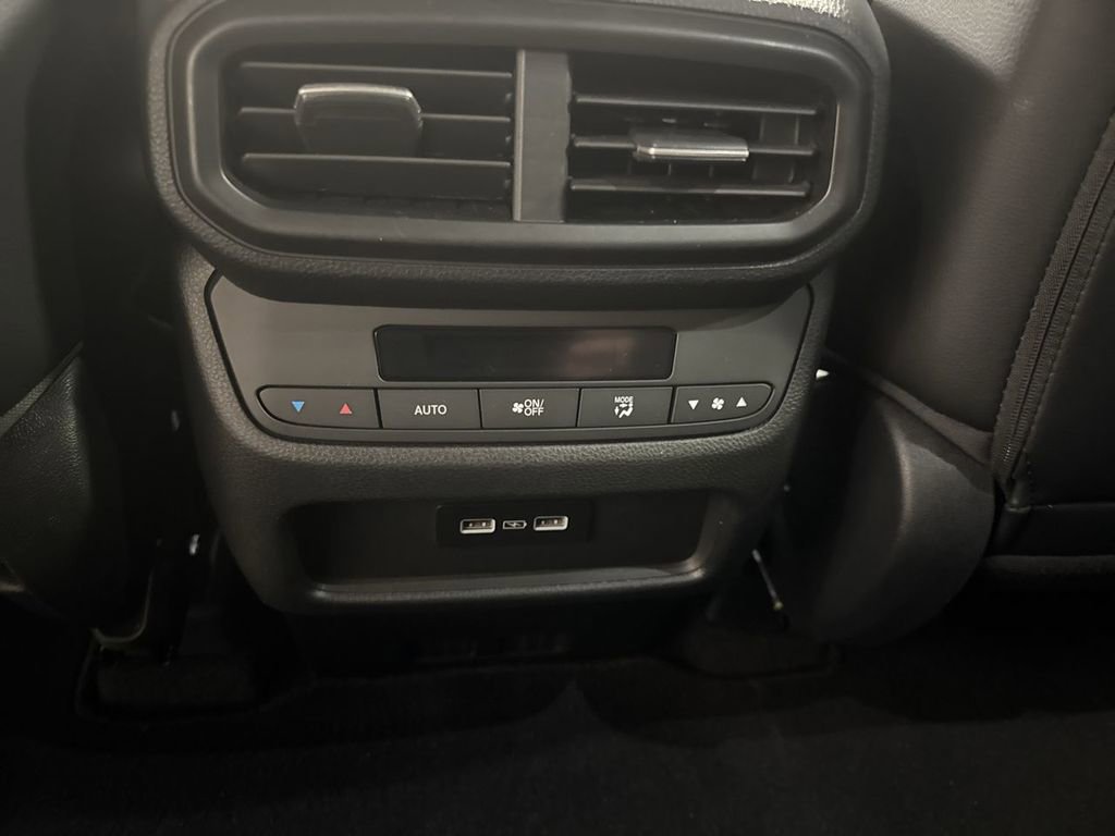 Certified 2023 Honda Pilot Touring image 31