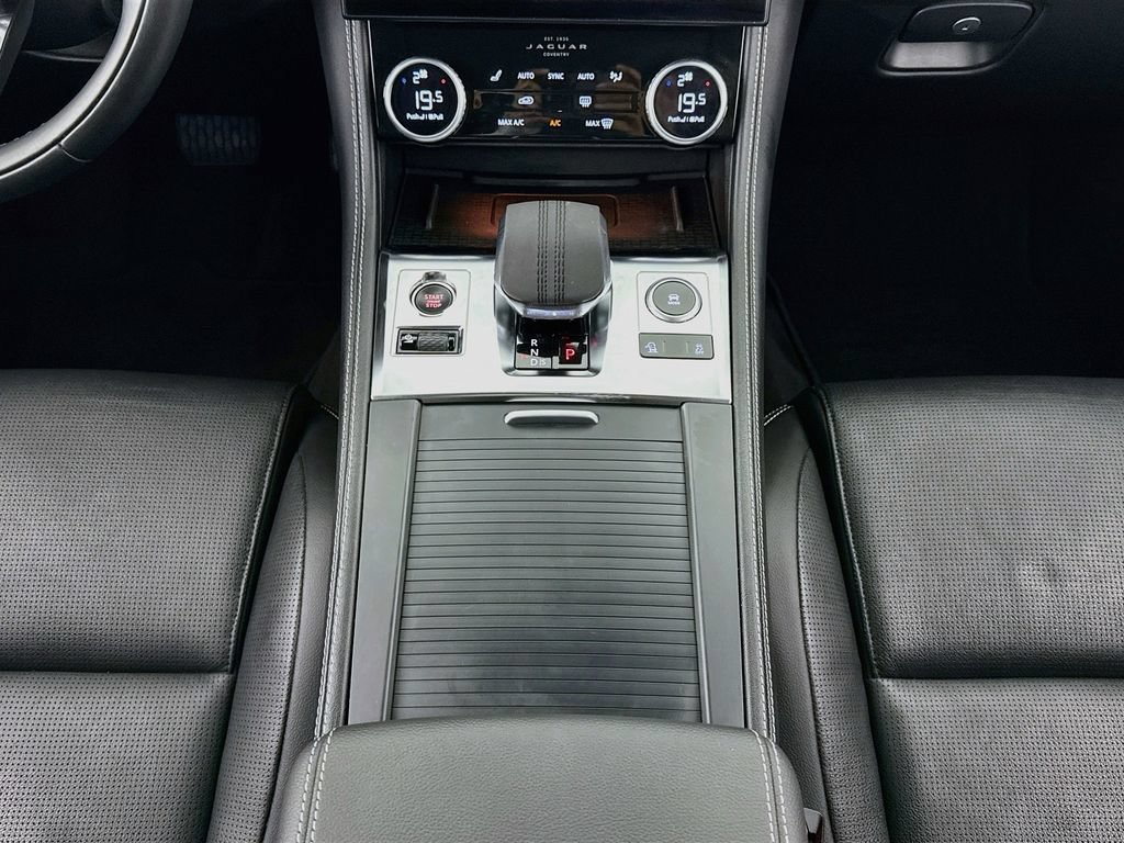 Certified 2025 Jaguar F-PACE R-Dynamic S AWD/4WD image 14