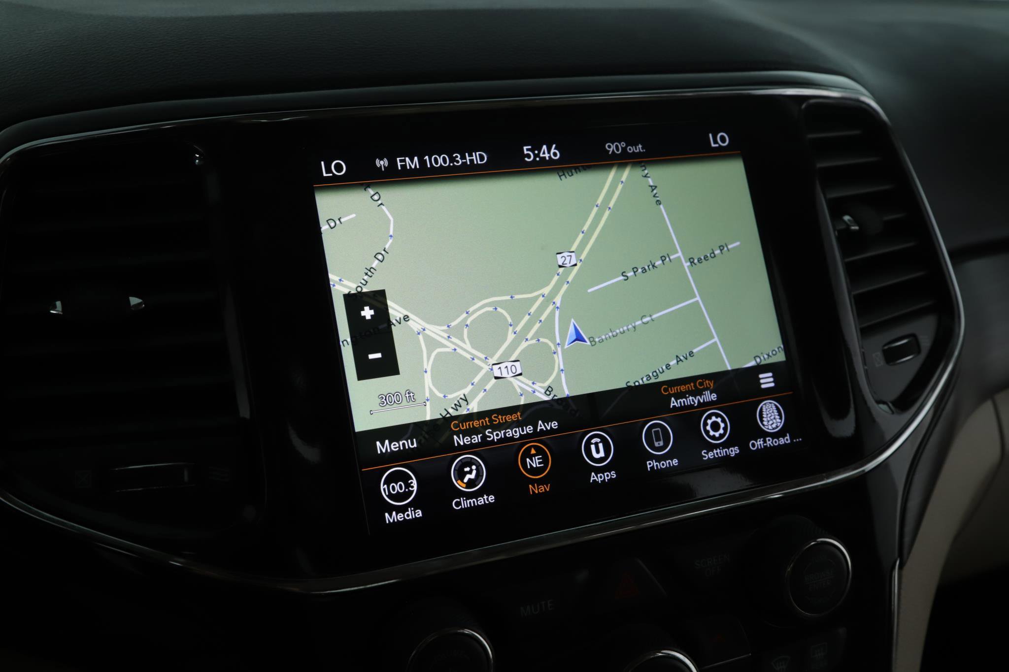 Used 2022 Jeep Grand Cherokee Laredo E image 11