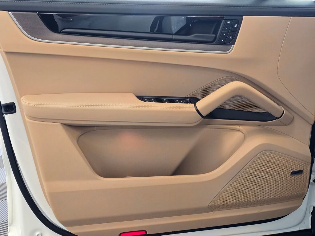 New 2025 Porsche Cayenne E-Hybrid Coupe image 27