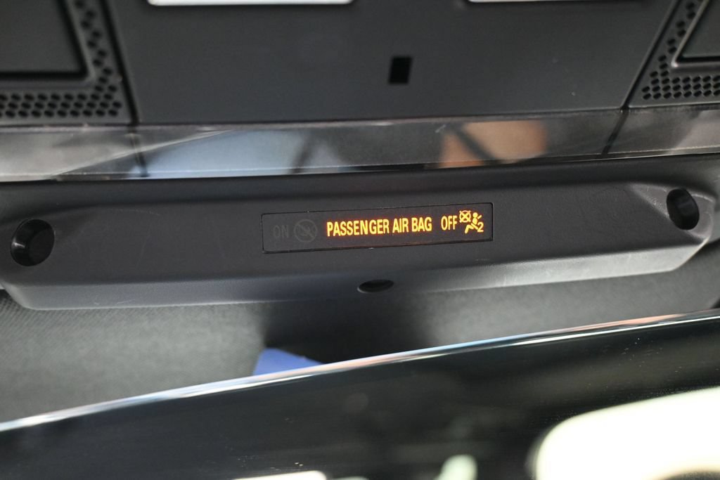 Used 2025 Land Rover Defender 110 S AWD/4WD image 41