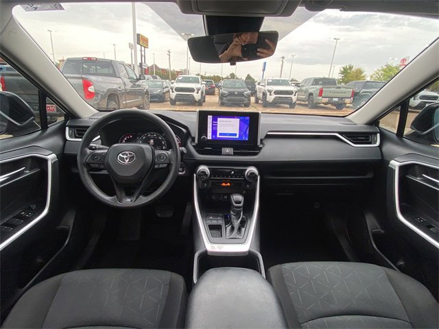 Used 2024 Toyota RAV4 XLE image 17