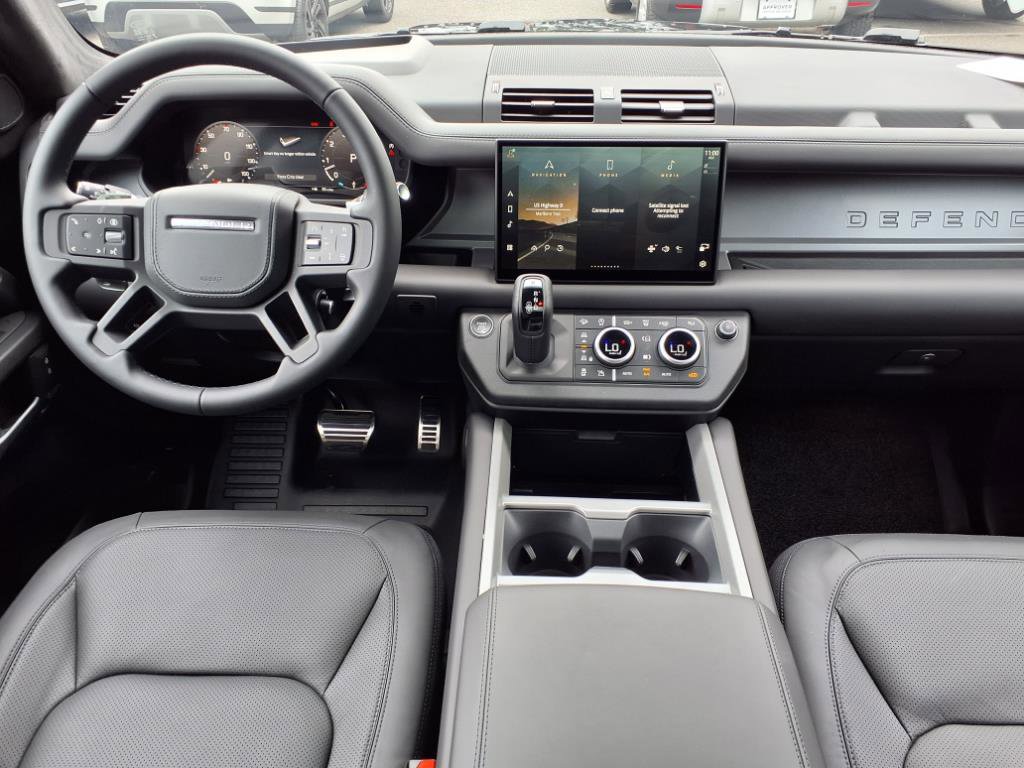 New 2025 Land Rover Defender 130 V8 image 4