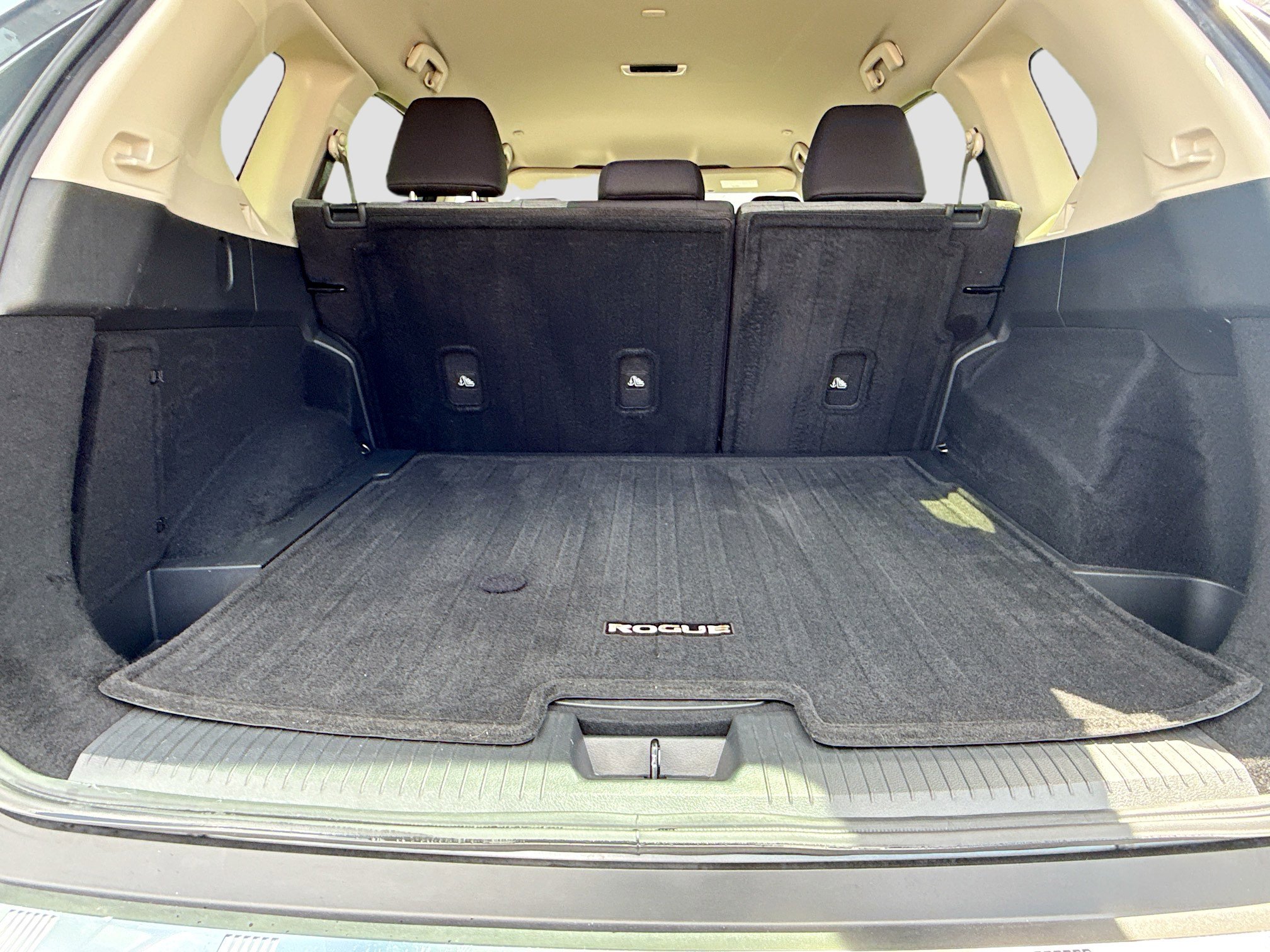 Used 2023 Nissan Rogue SV image 12