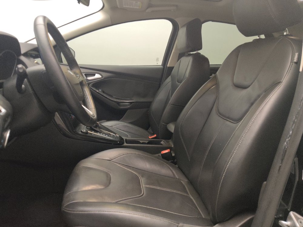 Used 2018 Ford Focus Titanium w/ Titanium Technology Package FWD image 17