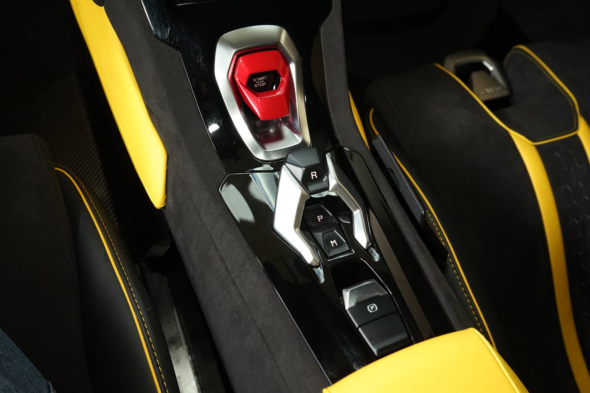 Used 2023 Lamborghini Huracan Tecnica RWD image 21