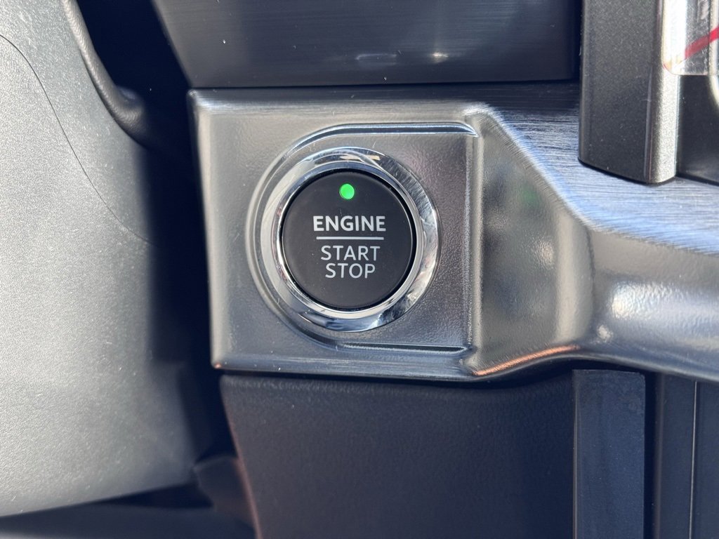 Used 2023 Ford F150 Lariat w/ Equipment Group 502A High image 6