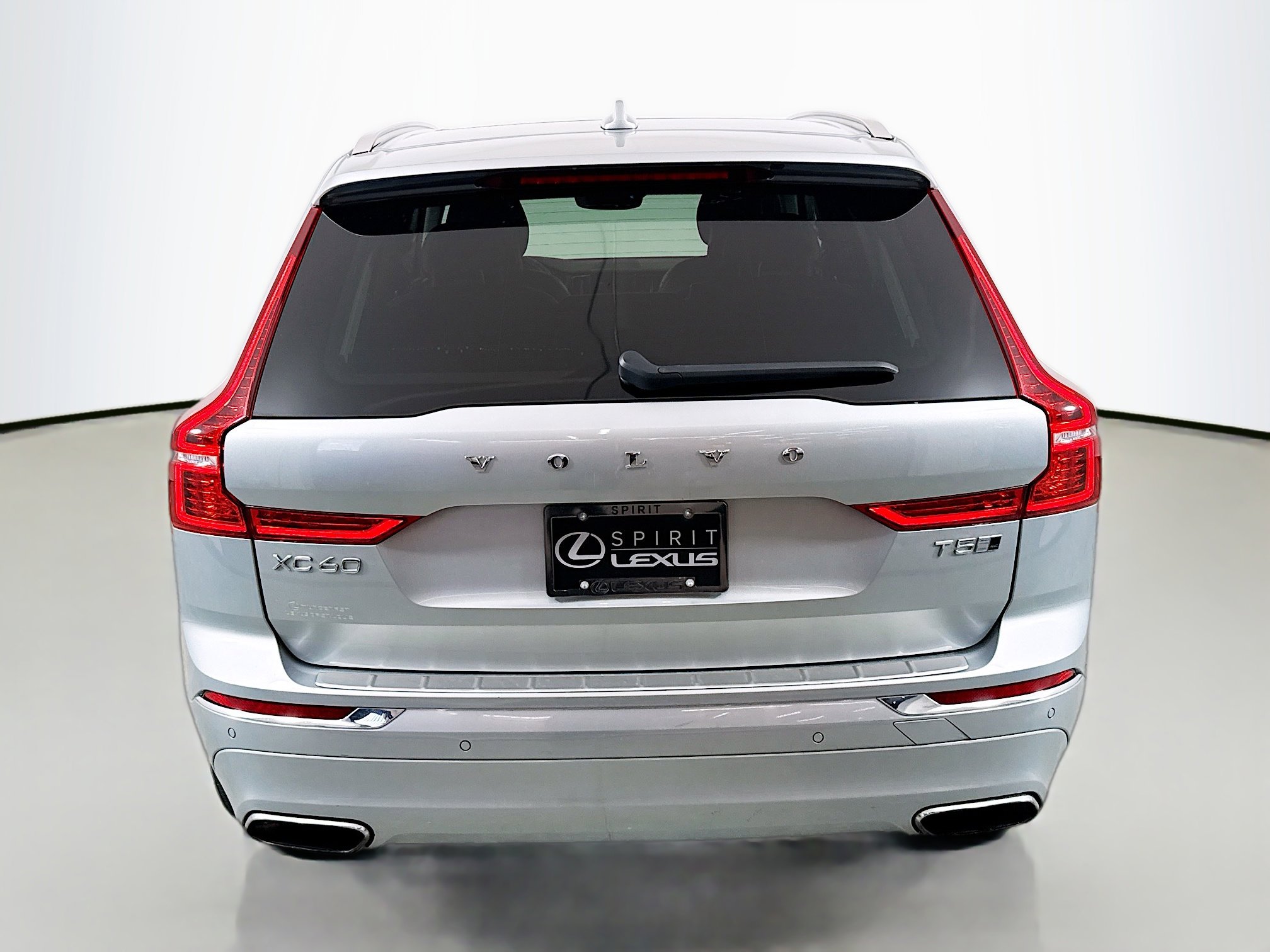 Used 2018 Volvo XC60 T5 Inscription w/ Convenience Package image 6