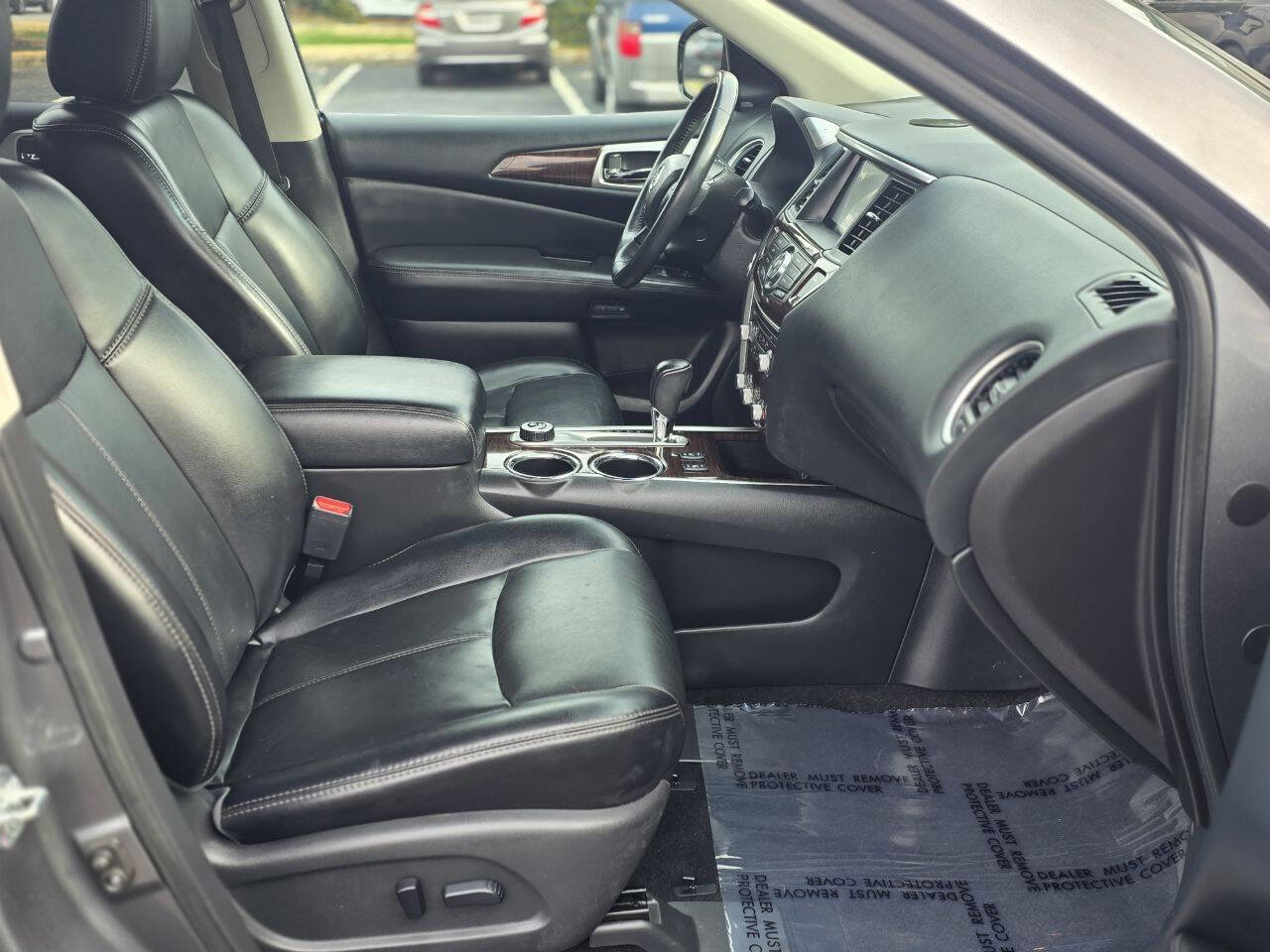 Used 2015 Nissan Pathfinder SL w/ Trailer Tow Package image 10