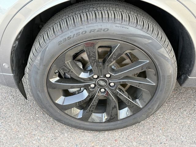 Used 2021 Land Rover Discovery Sport SE R-Dynamic image 4