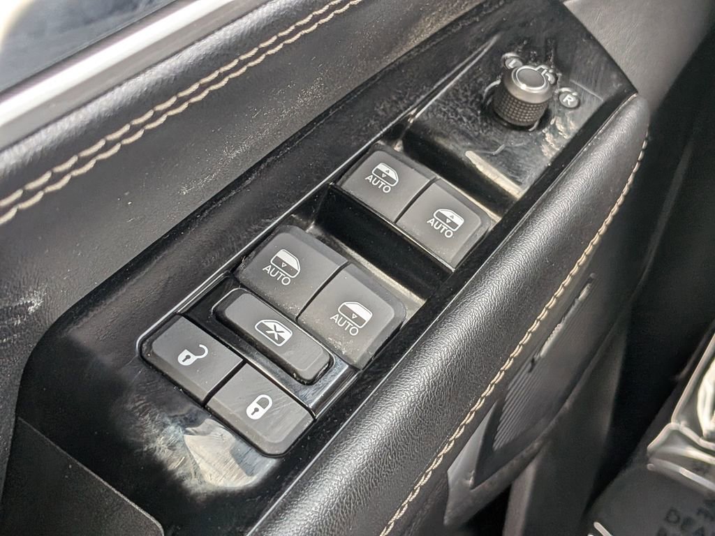 Used 2024 Jeep Wagoneer Series II w/ Flexible Seating Group image 24