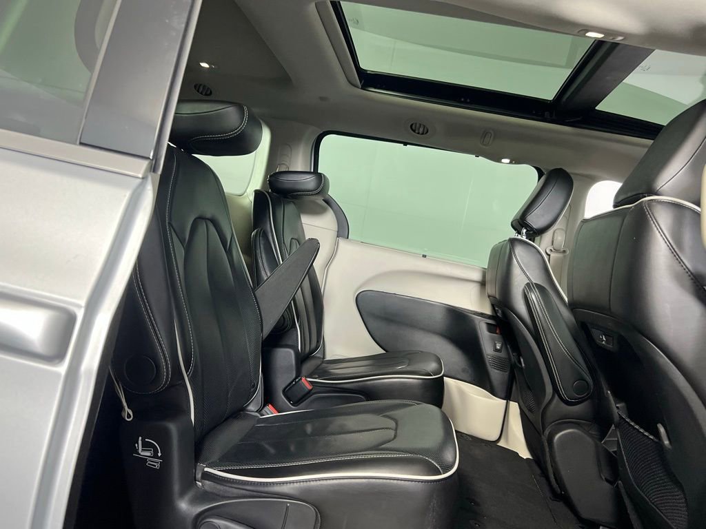 Used 2024 Chrysler Pacifica Limited image 27