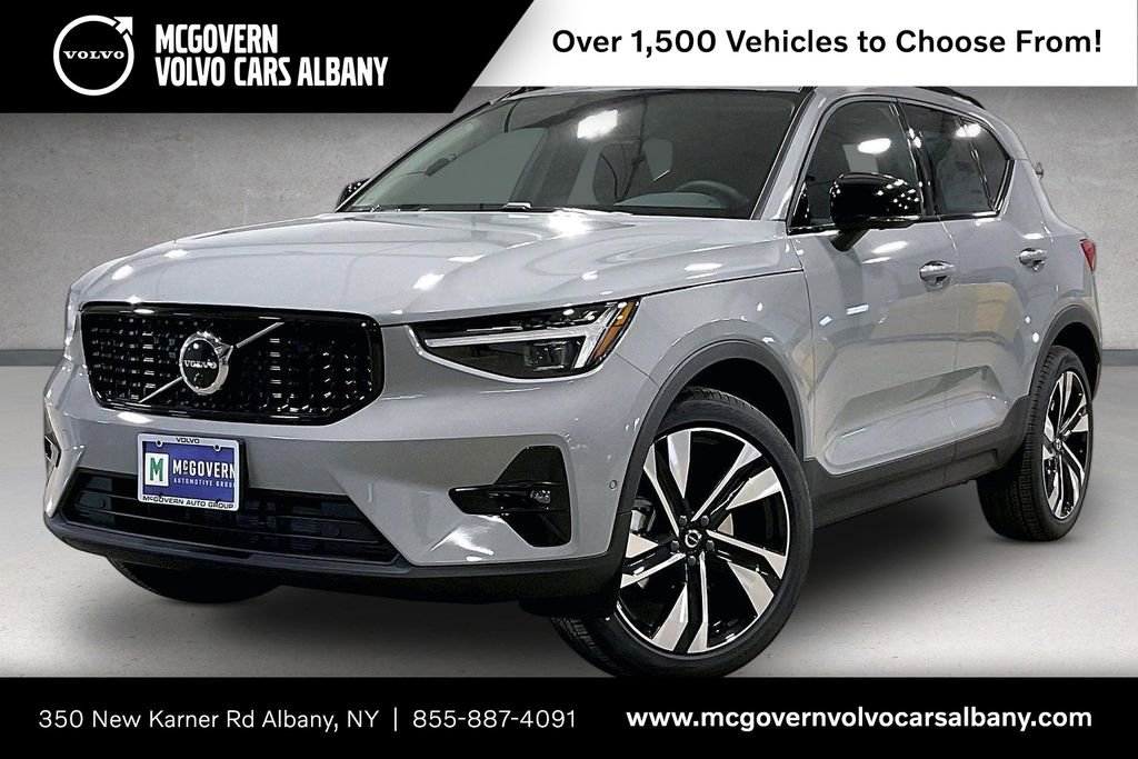 New 2026 Volvo XC40 B5 Plus w/ Climate Package