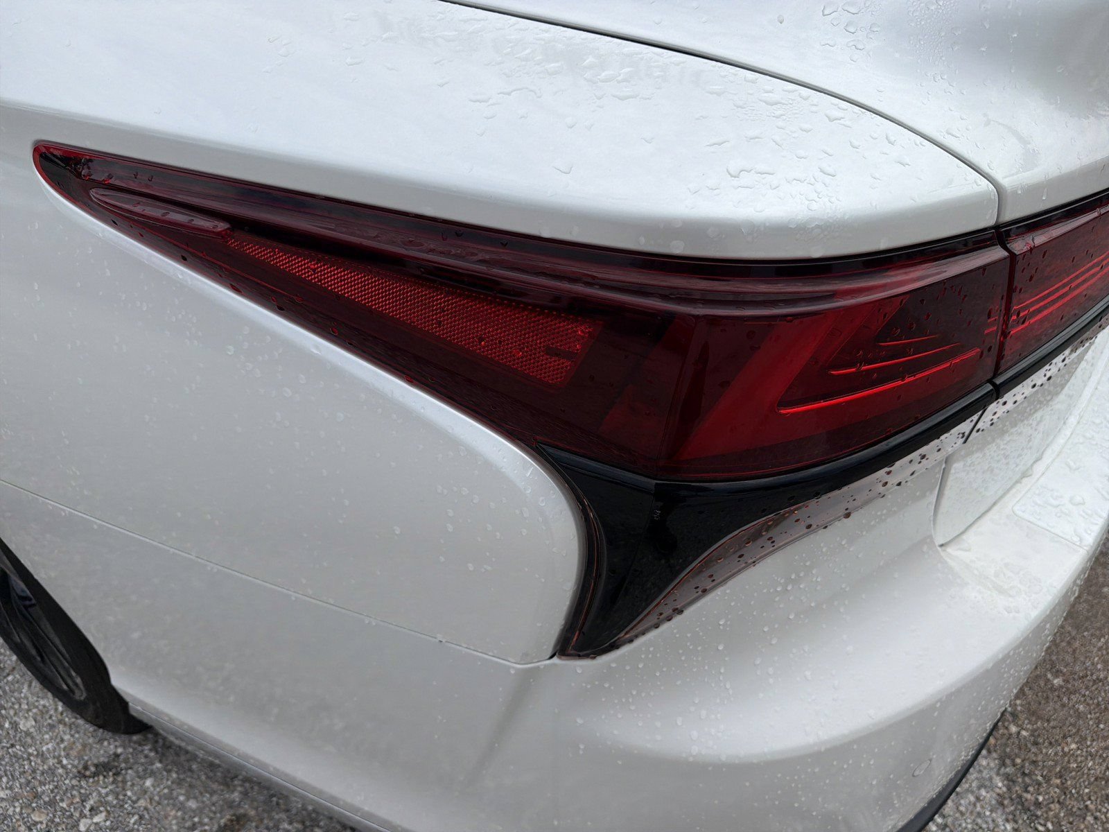 Used 2023 Lexus LS 500 w/ Accessory Package (Z2) RWD image 11