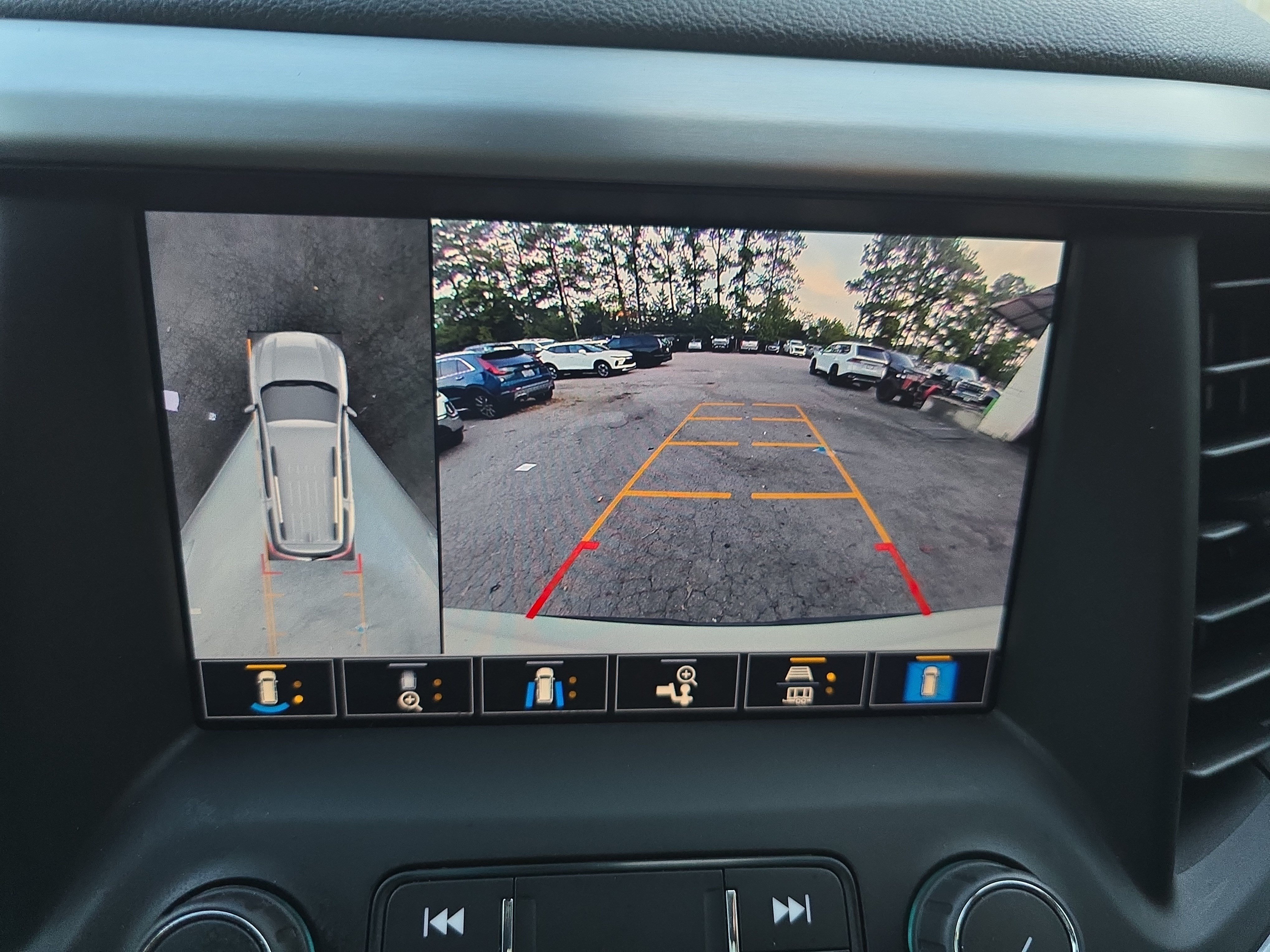 Used 2022 GMC Acadia SLT w/ Elevation Edition FWD image 24