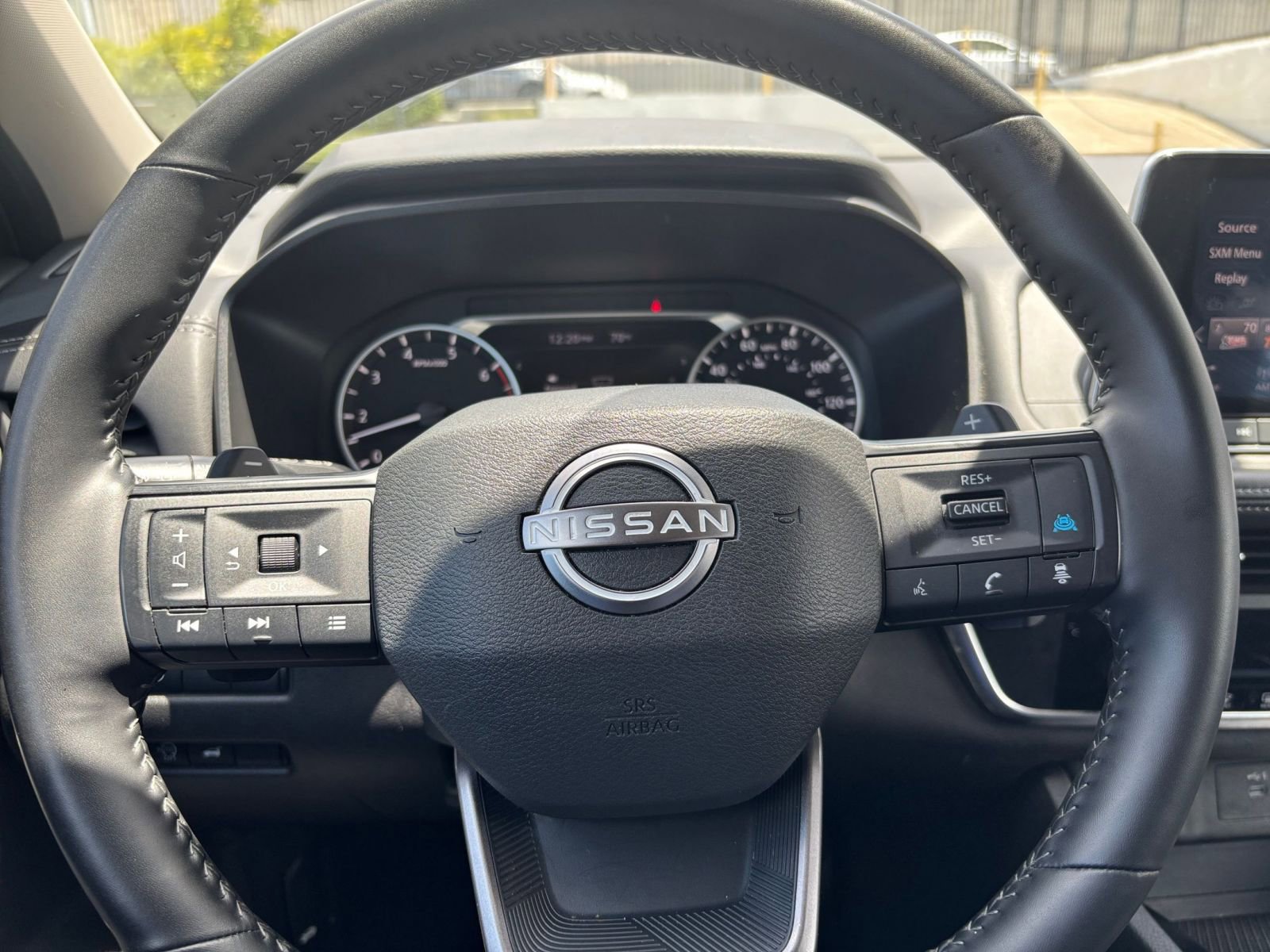 Used 2025 Nissan Rogue SV FWD image 30