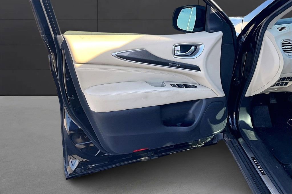 Used 2016 INFINITI QX60 Base w/ Premium Plus Package image 16