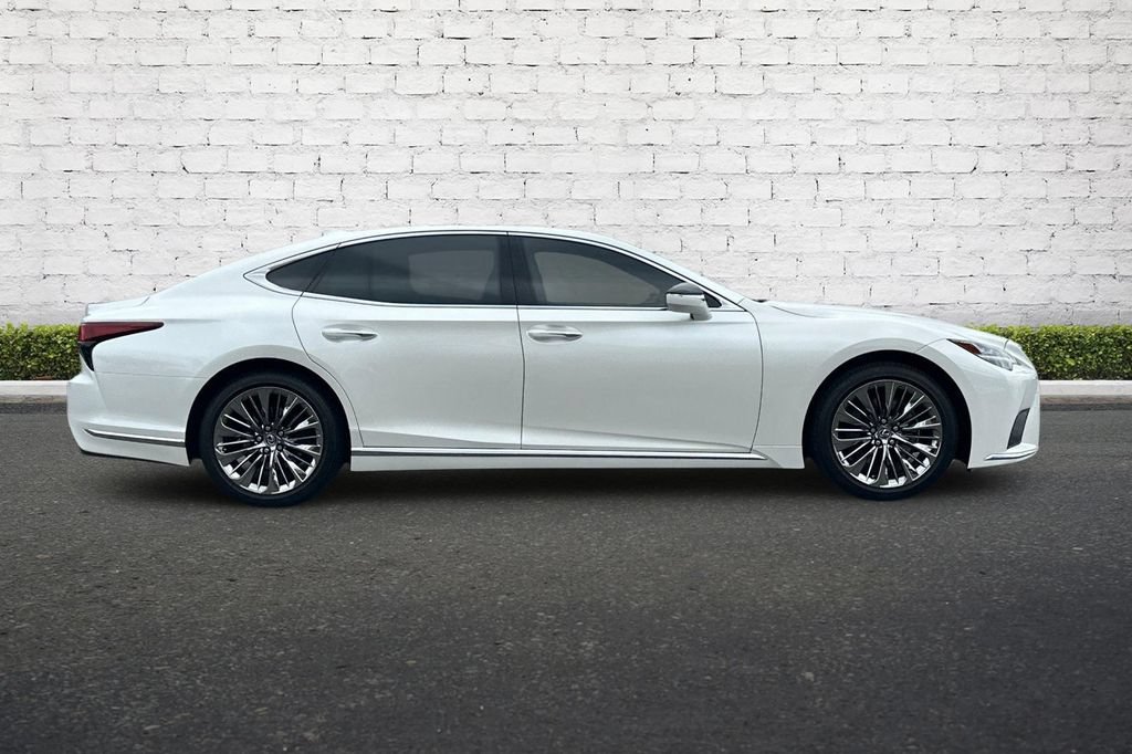 Used 2023 Lexus LS 500 w/ Accessory Package (Z1) RWD image 3