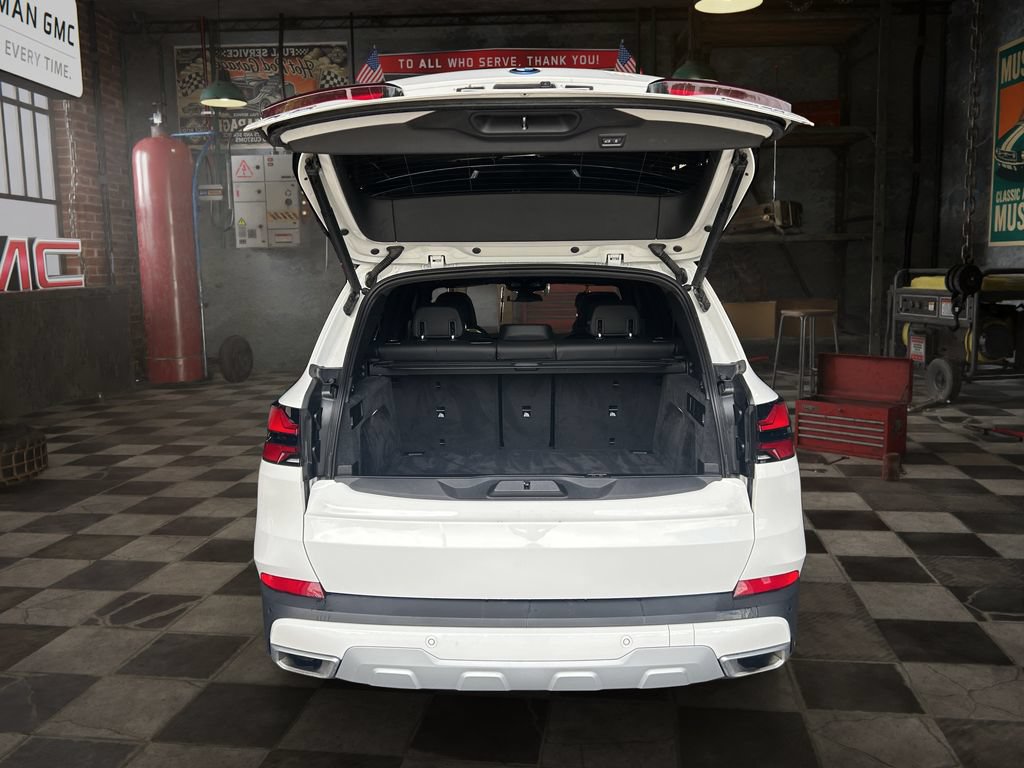 Used 2025 BMW X5 xDrive50e AWD/4WD image 26