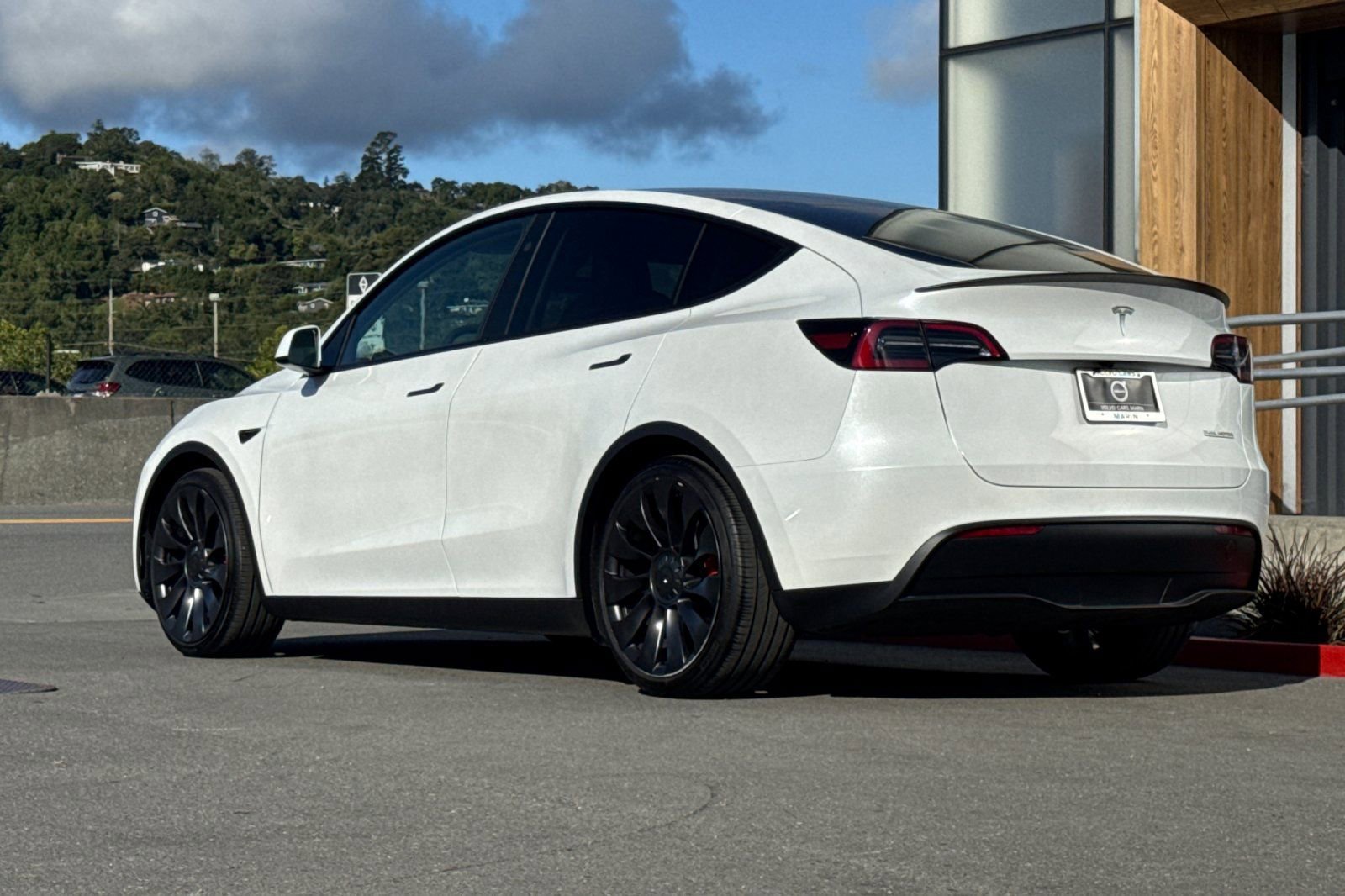 Used 2025 Tesla Model Y Performance AWD/4WD image 6