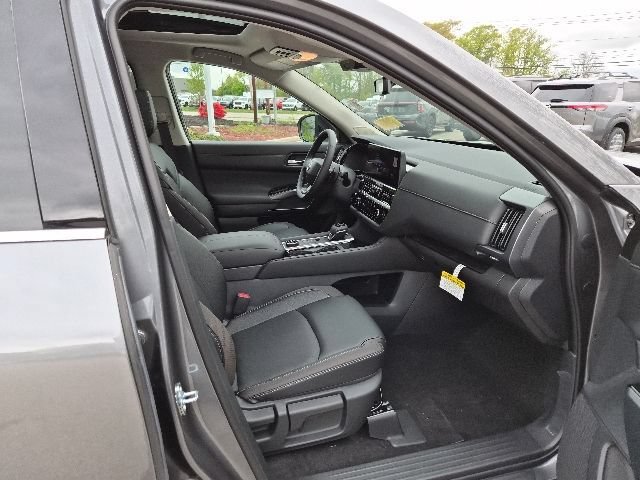 New 2026 Nissan Pathfinder SL w/ SL Premium Package AWD/4WD image 10
