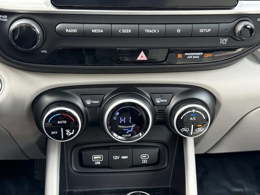 Used 2025 Hyundai Venue SEL FWD image 7