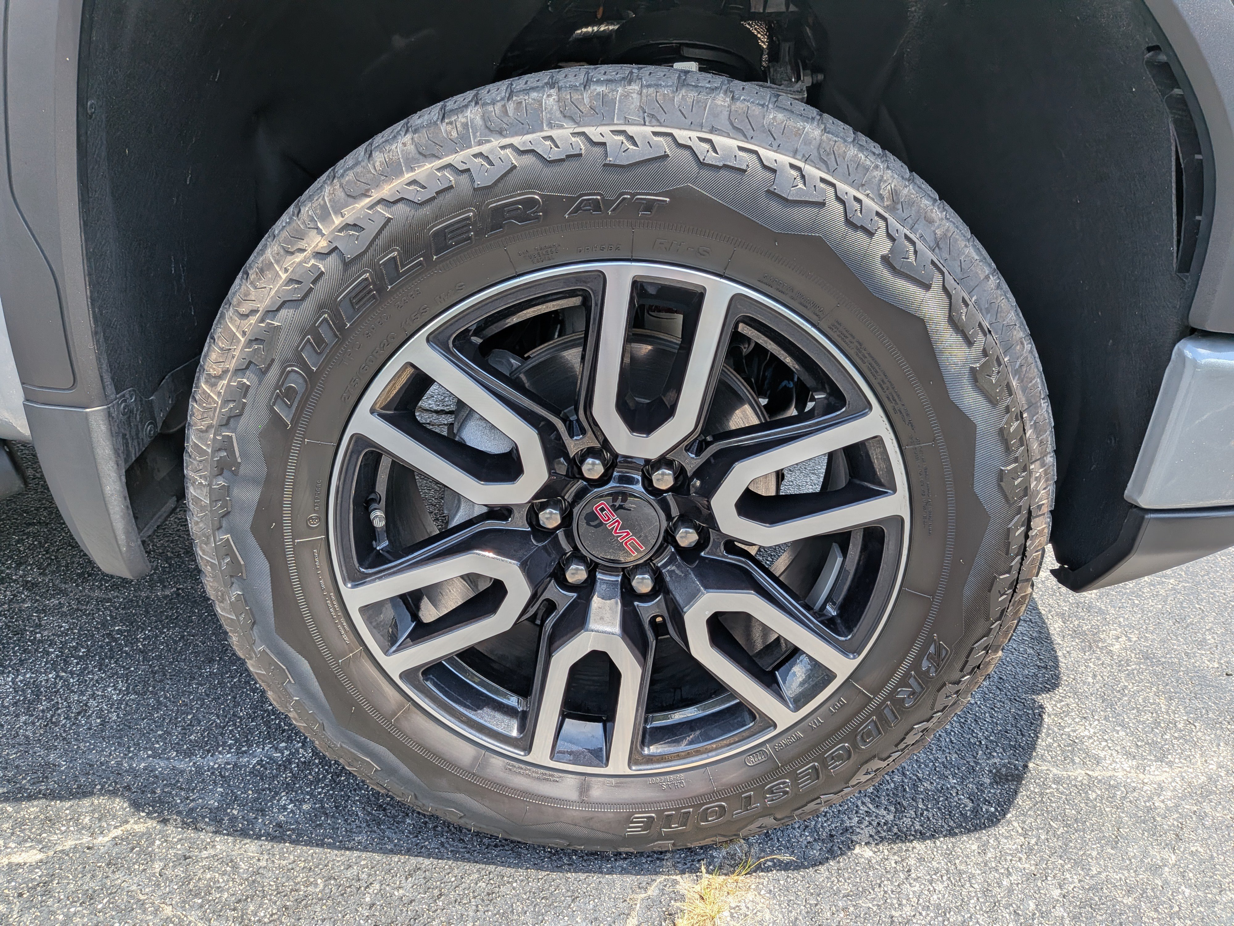 Certified 2025 GMC Sierra 1500 AT4 w/ AT4 Premium Package AWD/4WD image 12