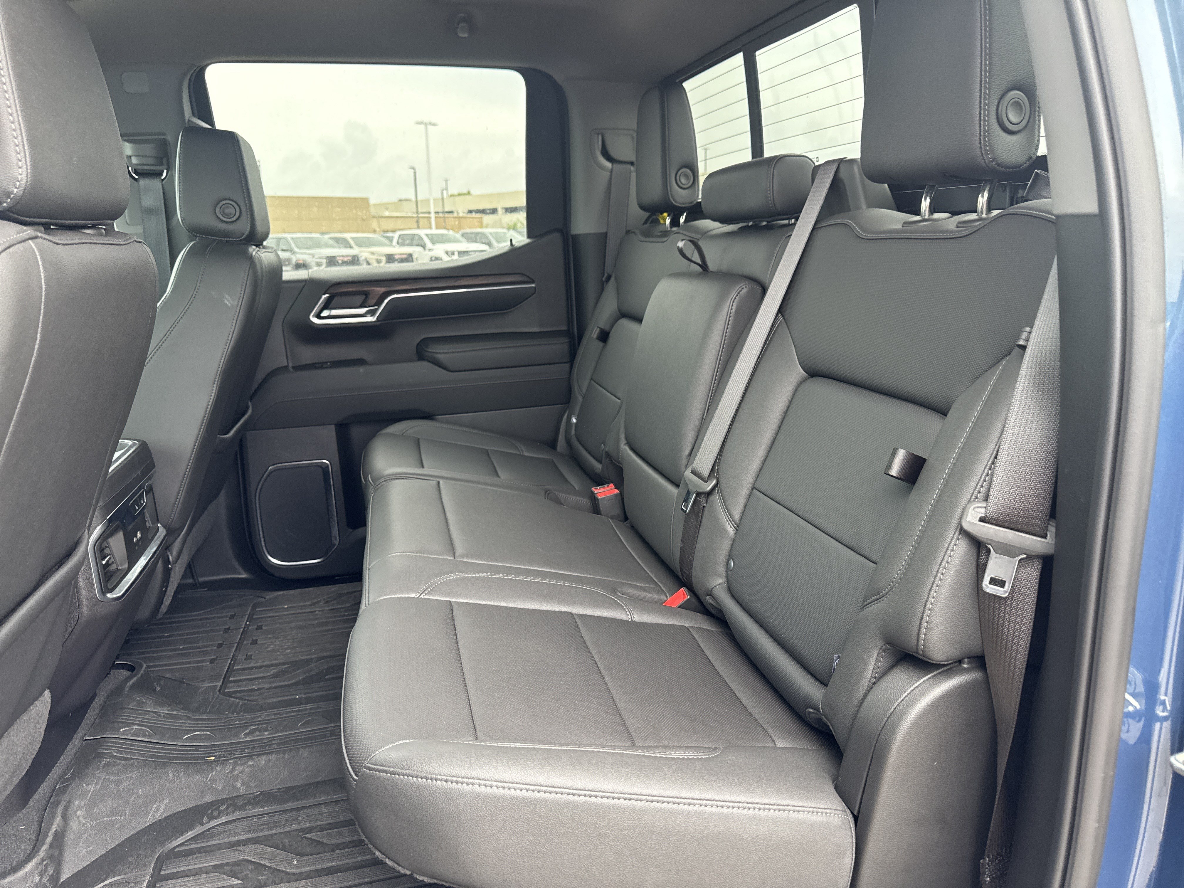 Used 2024 GMC Sierra 1500 SLT w/ SLT Premium Plus Package AWD/4WD image 7