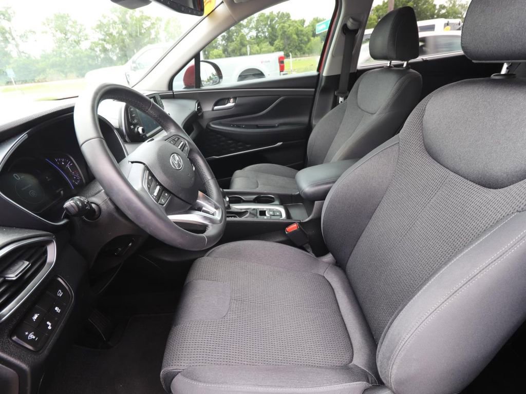 Used 2019 Hyundai Santa Fe SEL FWD image 2