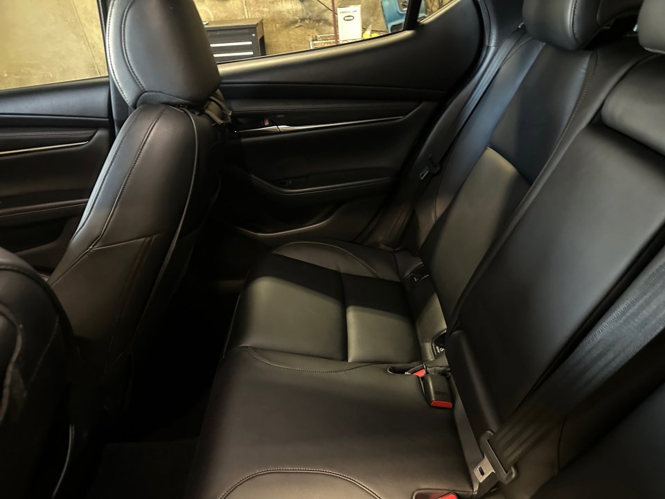 Used 2019 MAZDA MAZDA3 Hatchback w/ Preferred Package image 32