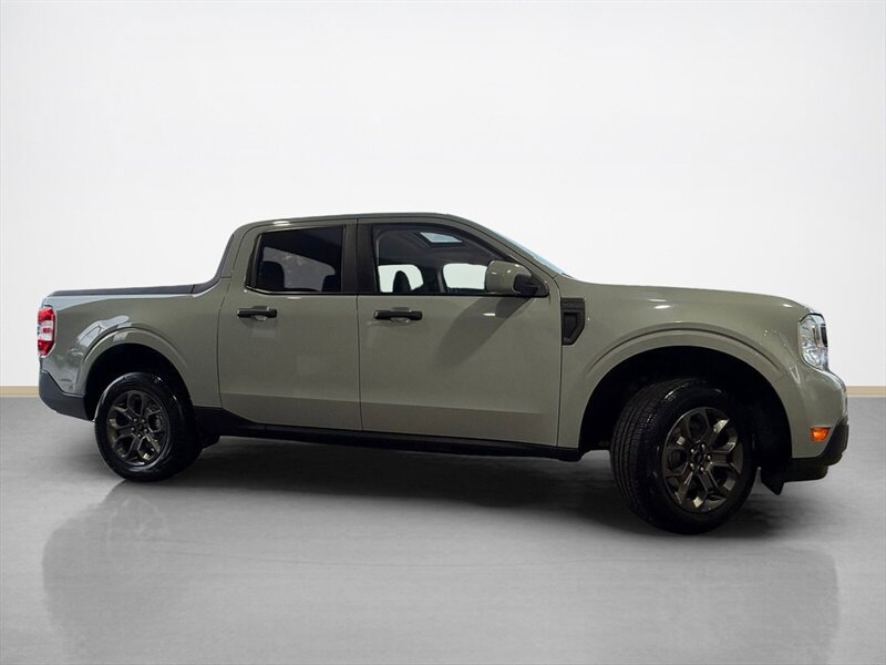 Used 2022 Ford Maverick XLT w/ XLT Luxury Package image 2