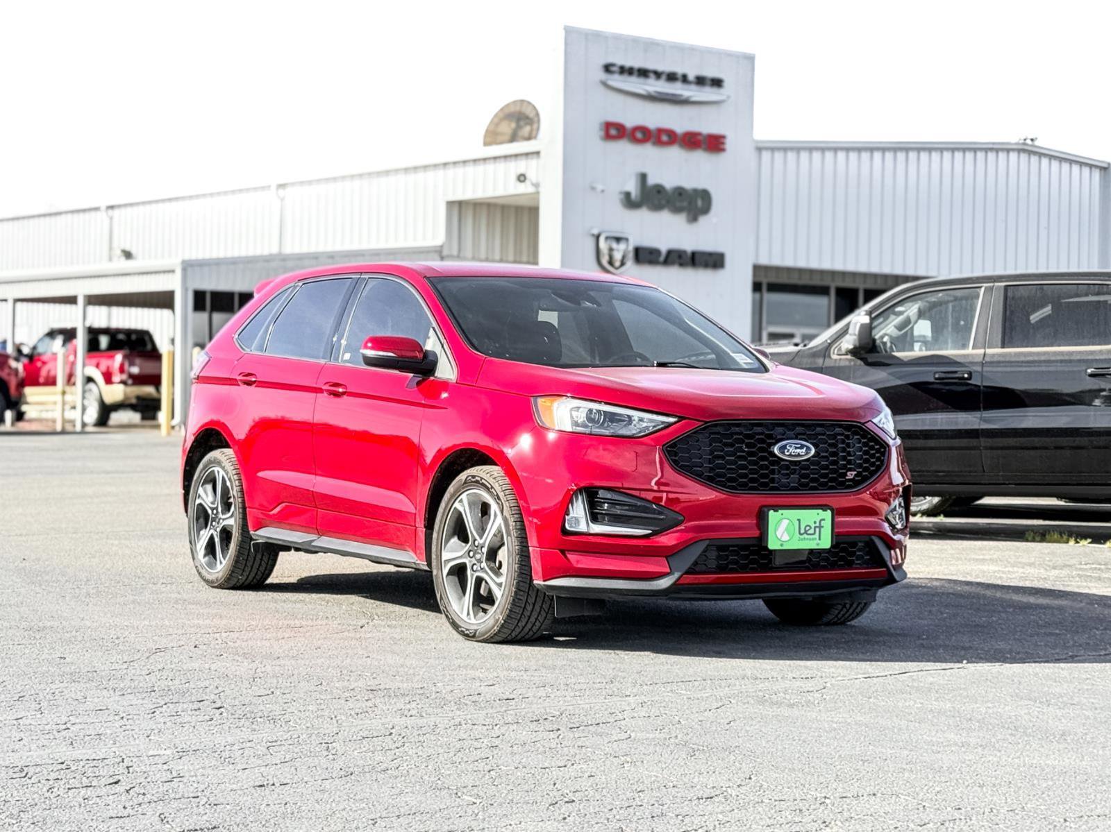 Used 2023 Ford Edge ST image 3