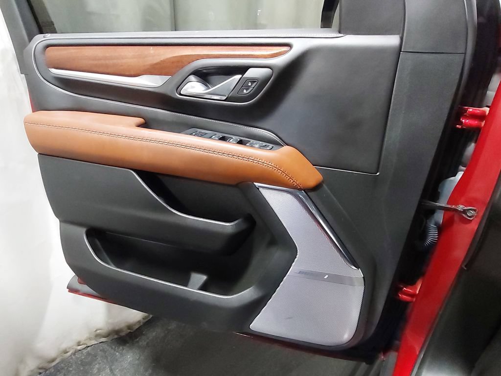 Used 2024 GMC Yukon Denali Ultimate AWD/4WD image 30